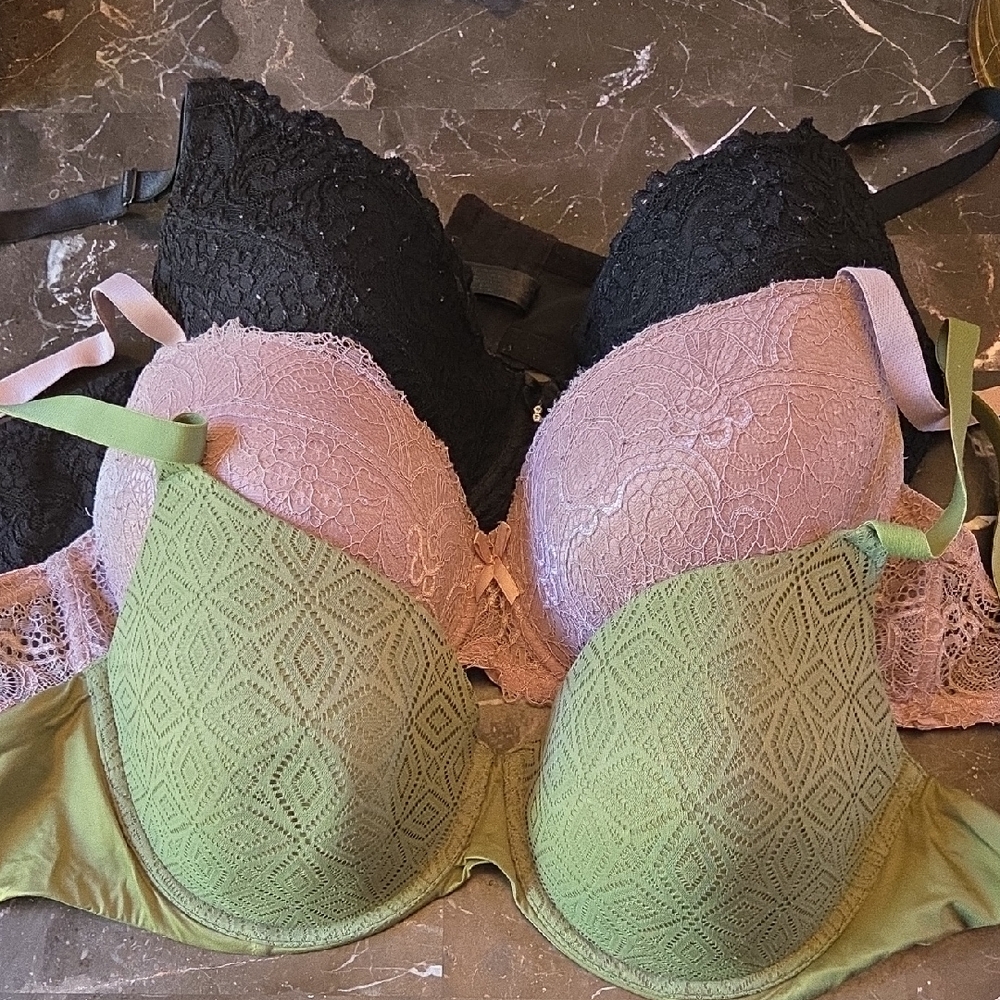 38DD 40D Auden Lace and Patterned Bra Set - Black, Pink, Green